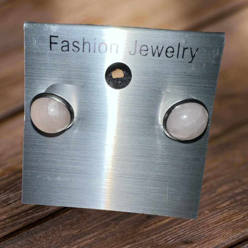 Pair of beautiful yet simple earrings